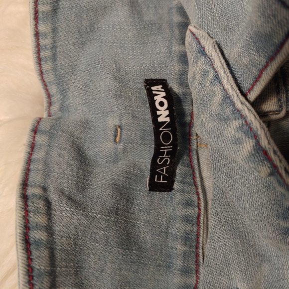 Fashion Nova Light Jeans - Picture 2 of 5